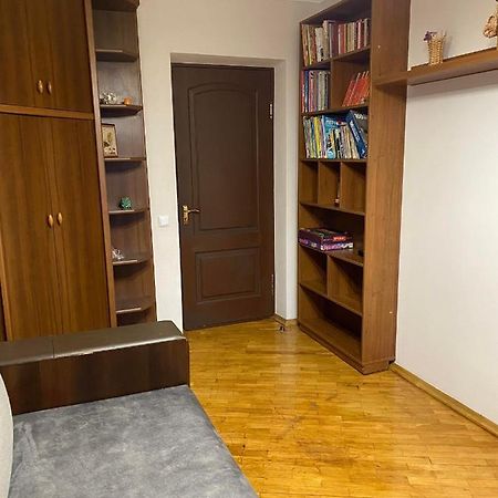 Apartment Next To Metro Station Pechersk Kiev Buitenkant foto