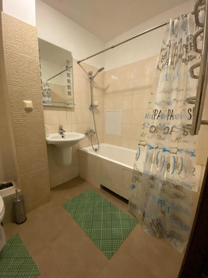 Apartment Next To Metro Station Pechersk Kiev Buitenkant foto