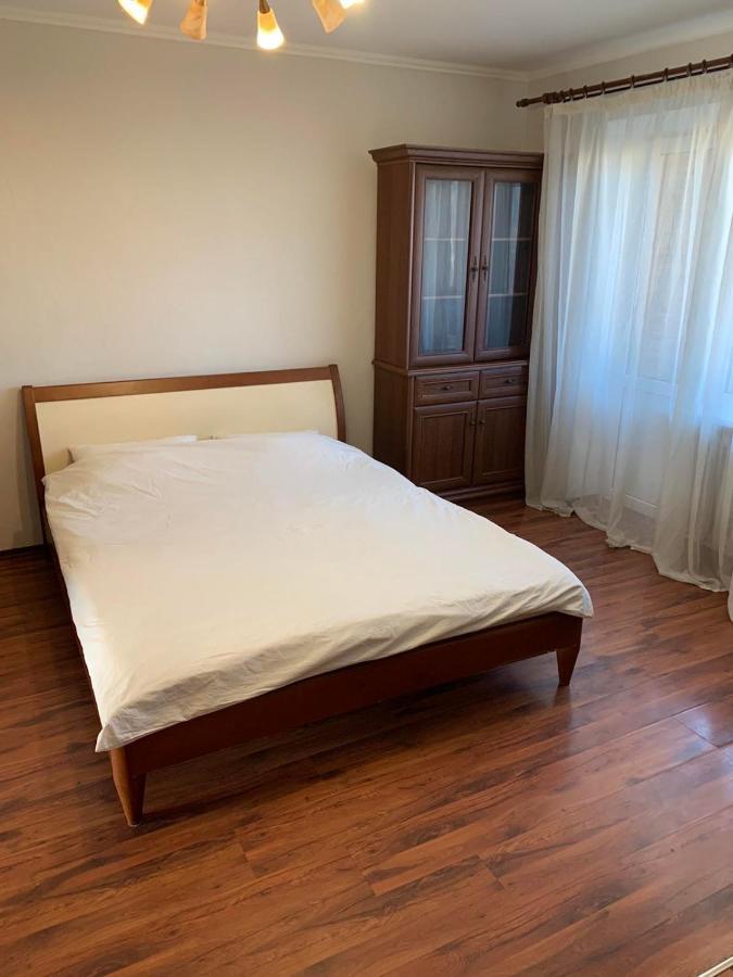 Apartment Next To Metro Station Pechersk Kiev Buitenkant foto